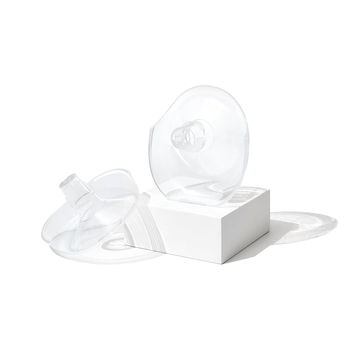 Willow Go Wearable Breast Pump, Hands Free Double Electric Breast Pump, Wireless In-Bra Design with 15 level Hospital Grade Suction, includes 24mm & 21mm Flanges & 5oz Reusable Containers, App enabled
