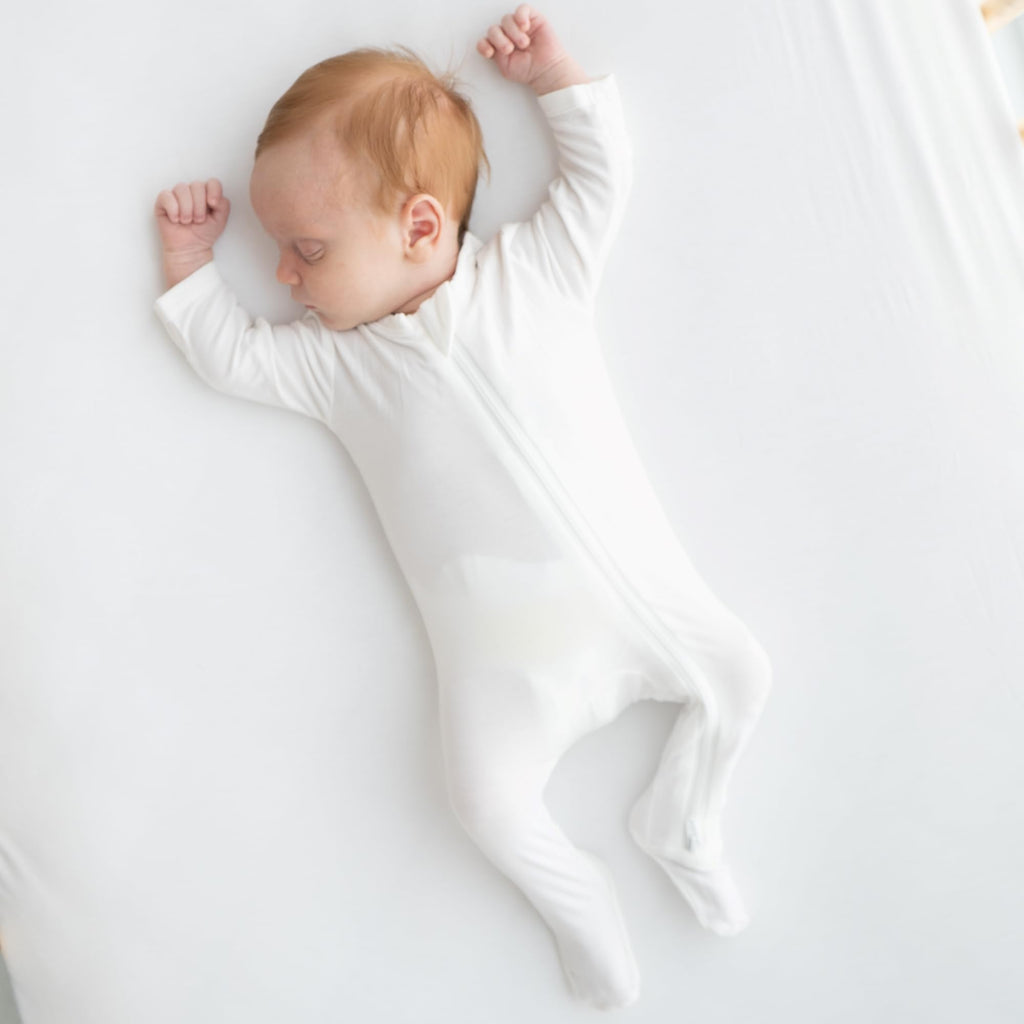 Kyte Baby Unisex Rayon Made From Bamboo Zippered Rompers (0-3 Months, Cloud)