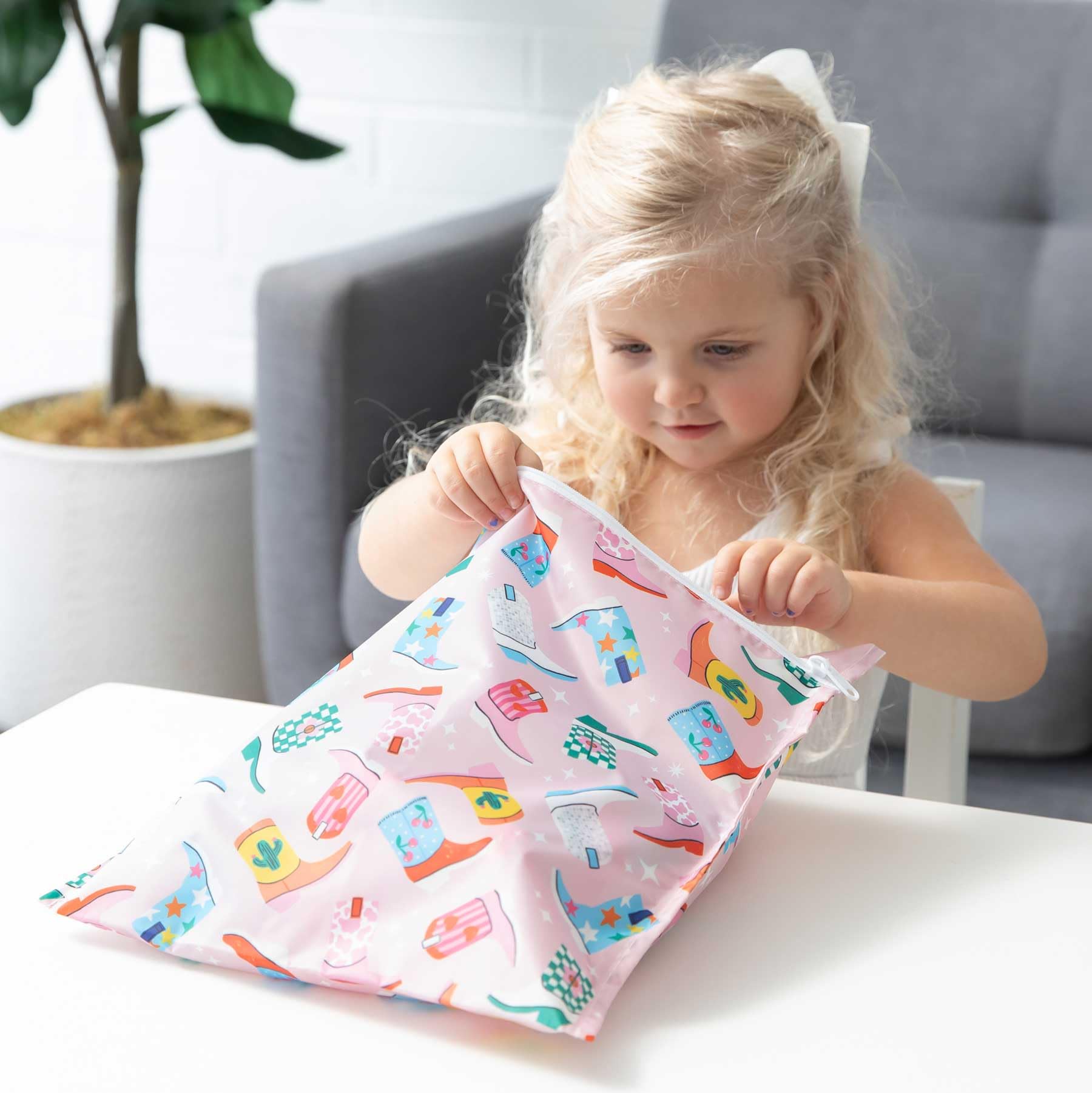 Bumkins - Waterproof Wet Bag & Clear Travel Bags - For Beach, Baby, Travel, Swim Suit, Cloth Diapers, Pump Parts, Pool, Gym, Toiletries - Reusable & Easy to Clean - Cowgirl Boots - 4 Pack