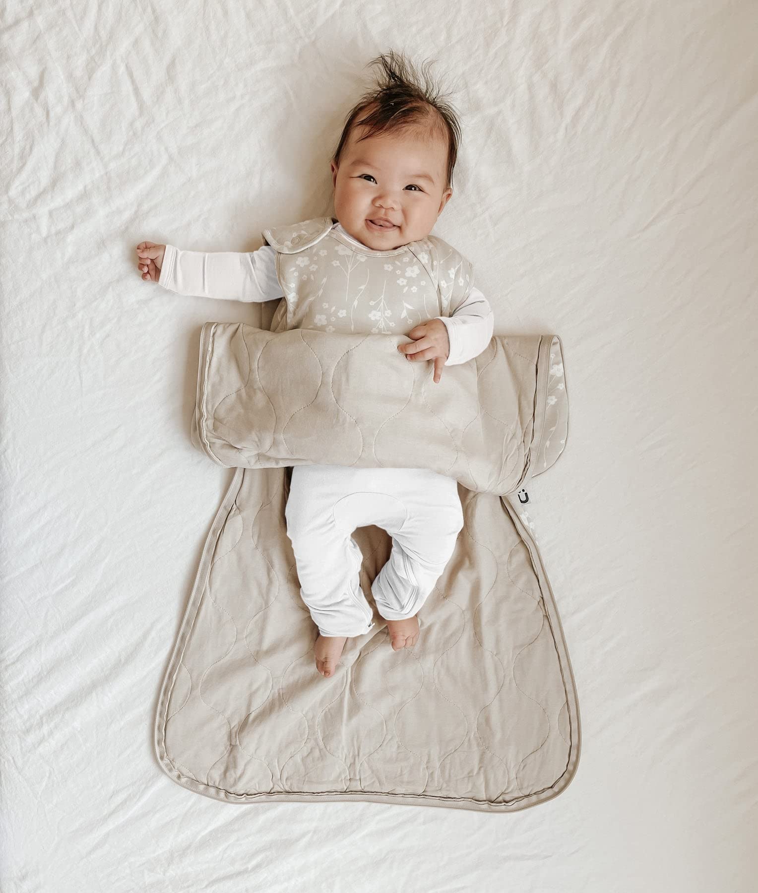 GUNAMUNA Sleep Sacks for Babies Toddlers and Newborns, Easy Changing Diaper Zipper, 2.5 TOG, Magnolia, 18-24 Months