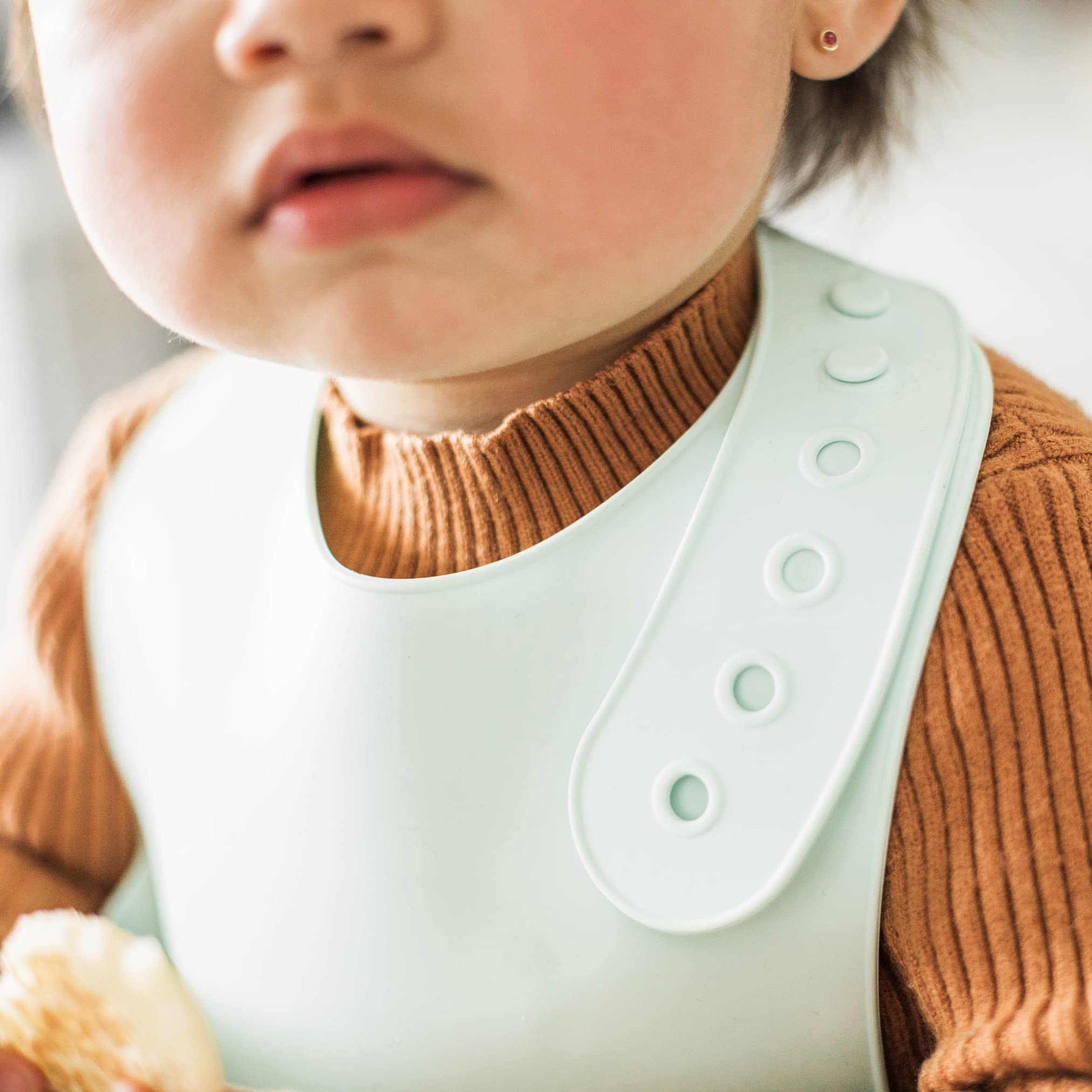 Green Sprouts Unisex Baby Silicone Scoop Bib, Light Blueberry