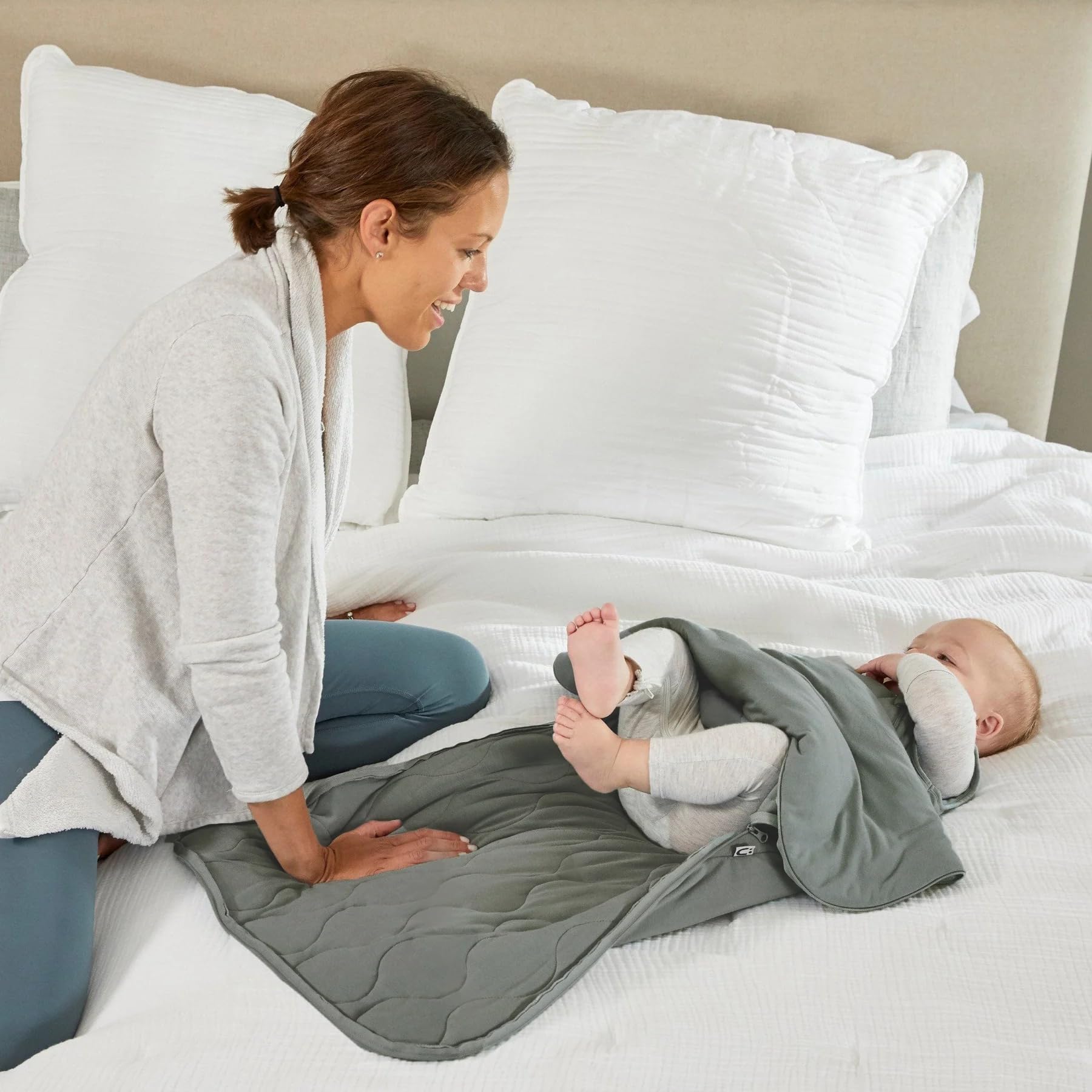 GUNAMUNA Sleep Sacks for Babies Toddlers and Newborns, Easy Changing Diaper Zipper, 2.5 TOG, Sage, 24-36 Months