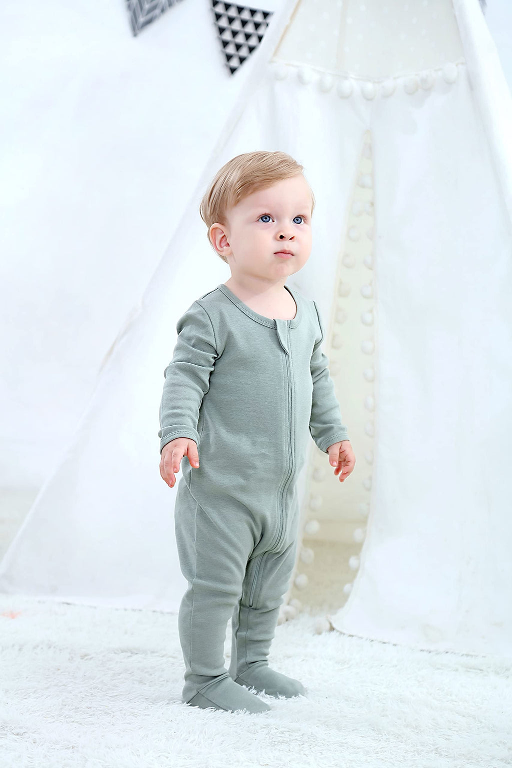 O2 BABY Baby Boys Girls Organic Cotton Zip Front Sleeper Pajamas, Footed Sleep 'n Play（Newborn, Sage）
