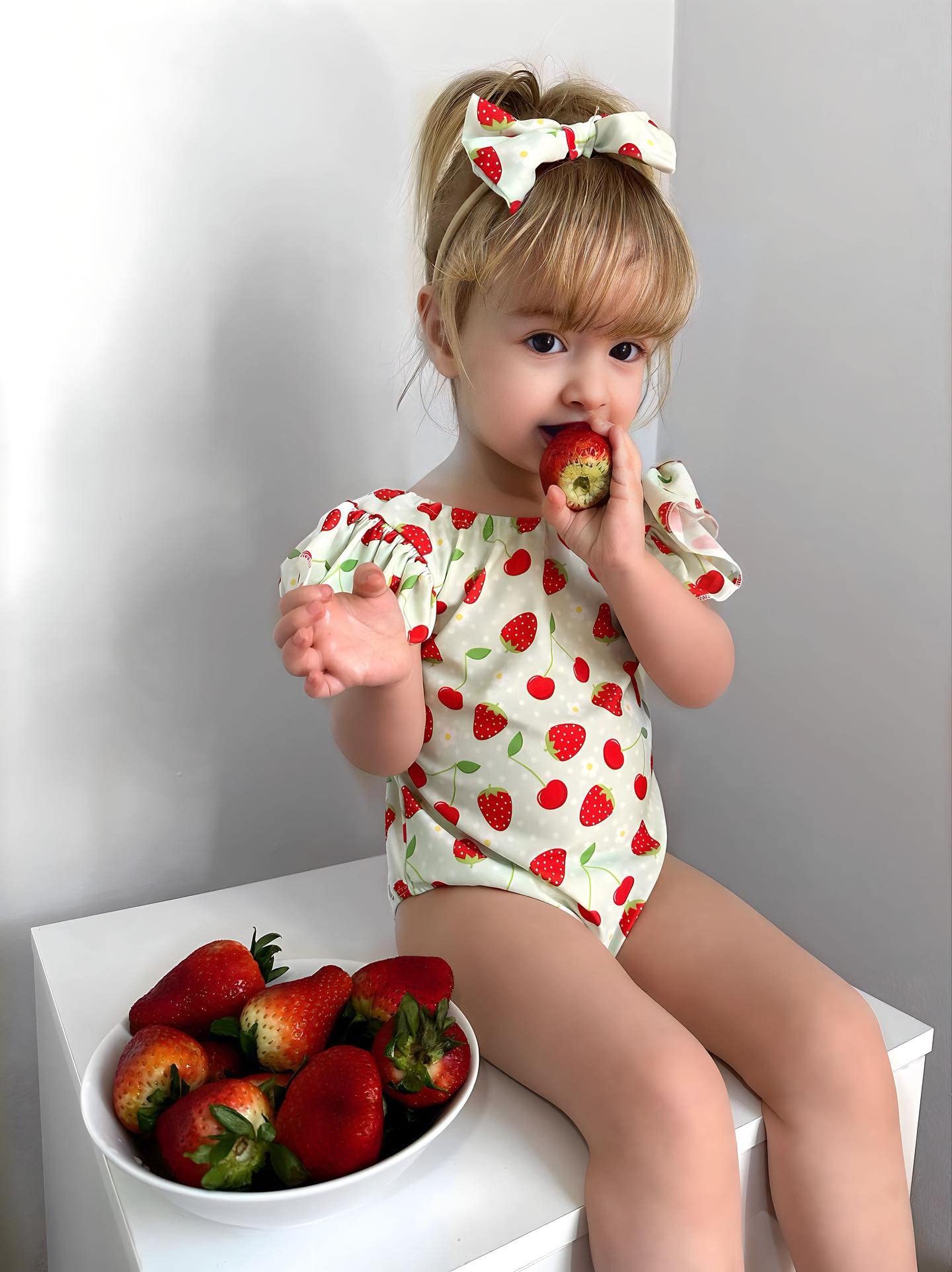 HIHA Baby Swimsuit Girl Infant Bathing Suit Ruffle Summer One Piece Strawberry Pattern Swimwear Sunsuit,0-6 Months