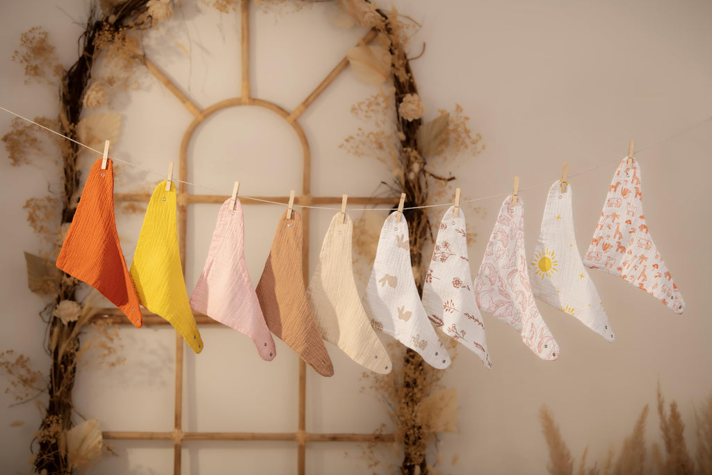 LILY O LAUREL Muslin baby bandana bibs for drooling and teething, 100% cotton, Baby bib for boys and girls, Muslin Bibs – Pack of 8