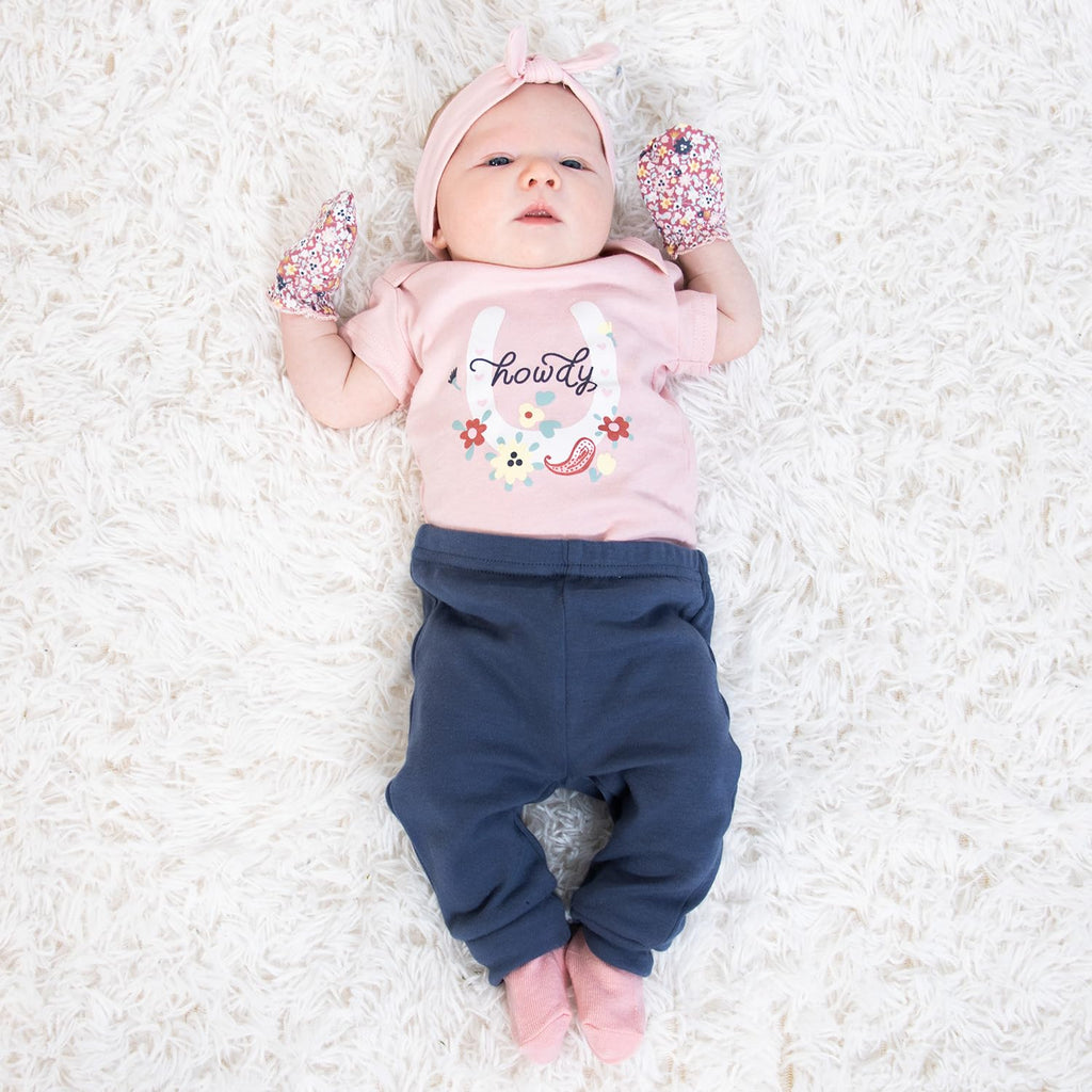 The Peanutshell Baby Layette Gift Set for Girls - 16 Piece New Born Girl Gift Set, Baby Clothes & Newborn Essentials Must Haves - Newborn Clothes 0-3 Months - Prairie Floral
