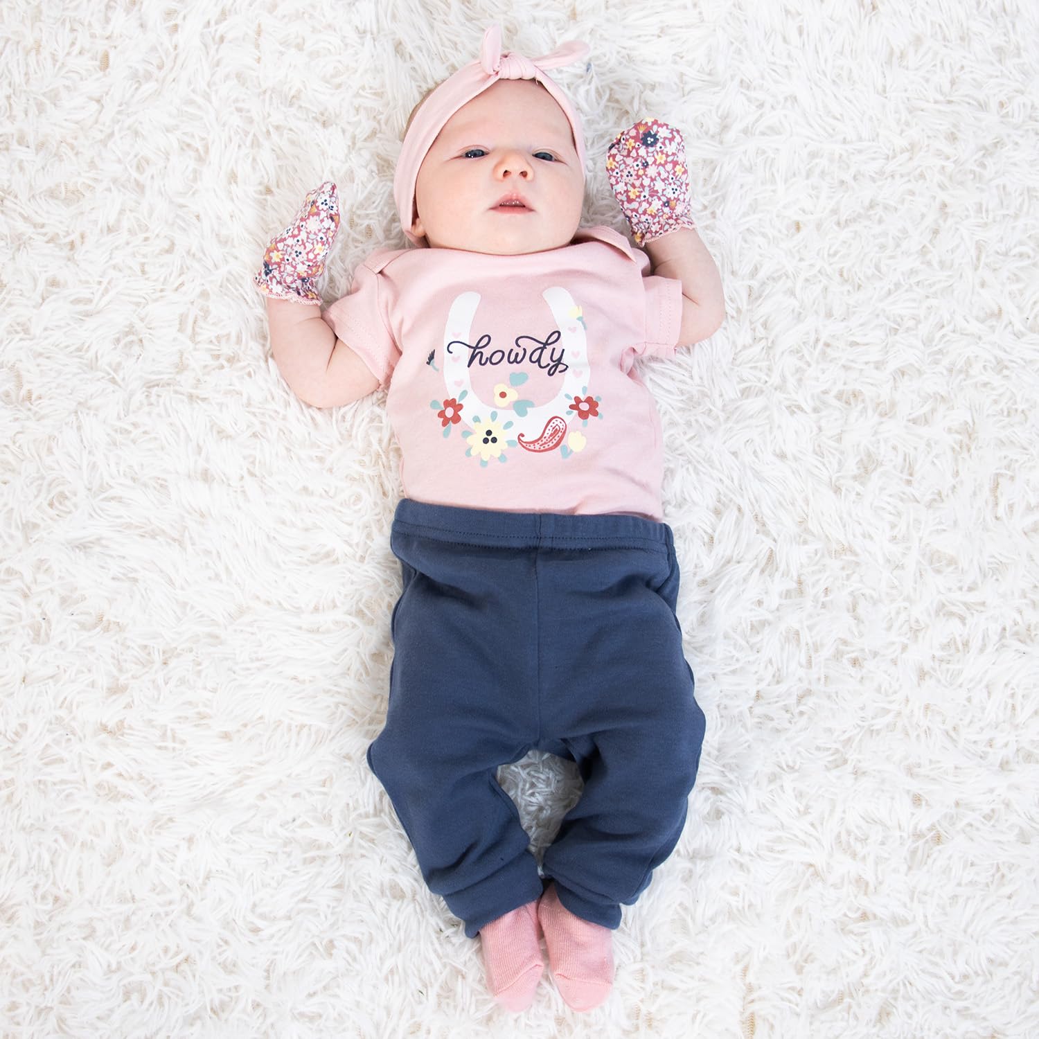 The Peanutshell Baby Layette Gift Set for Girls - 16 Piece New Born Girl Gift Set, Baby Clothes & Newborn Essentials Must Haves - Newborn Clothes 0-3 Months - Prairie Floral