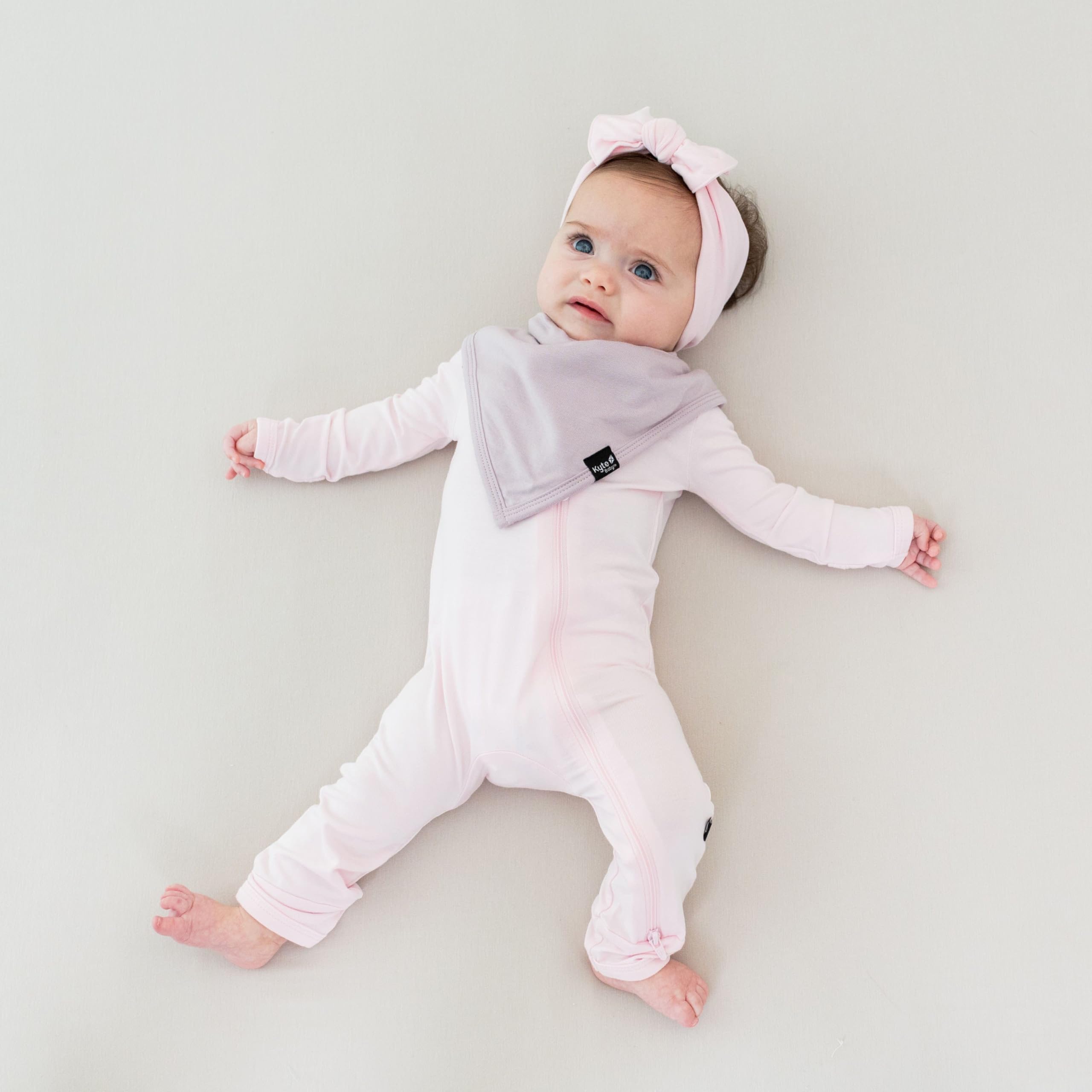 KYTE BABY Zippered Romper in Sakura