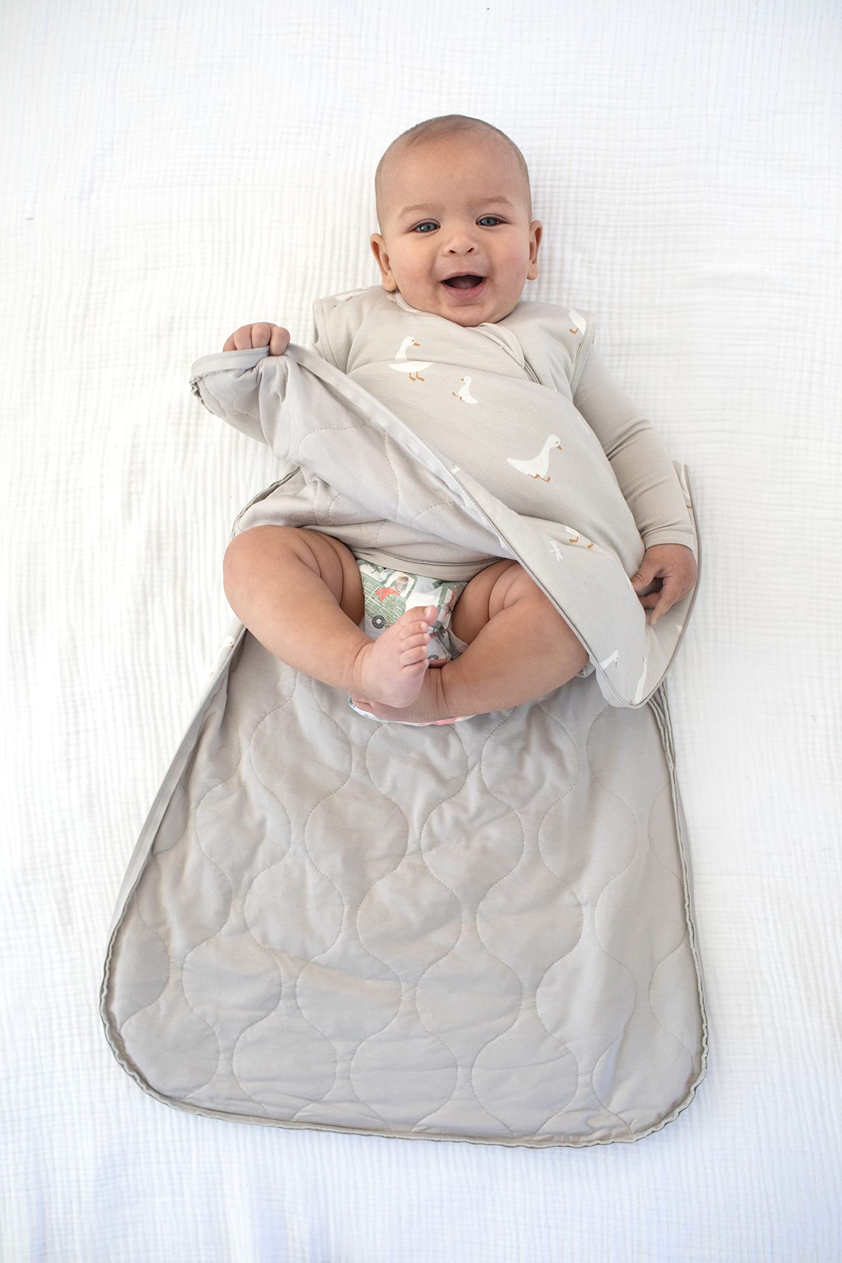 GUNAMUNA Sleep Sacks for Babies Toddlers and Newborns, Easy Changing Diaper Zipper, 2.5 TOG, Goose, 3-9 Months