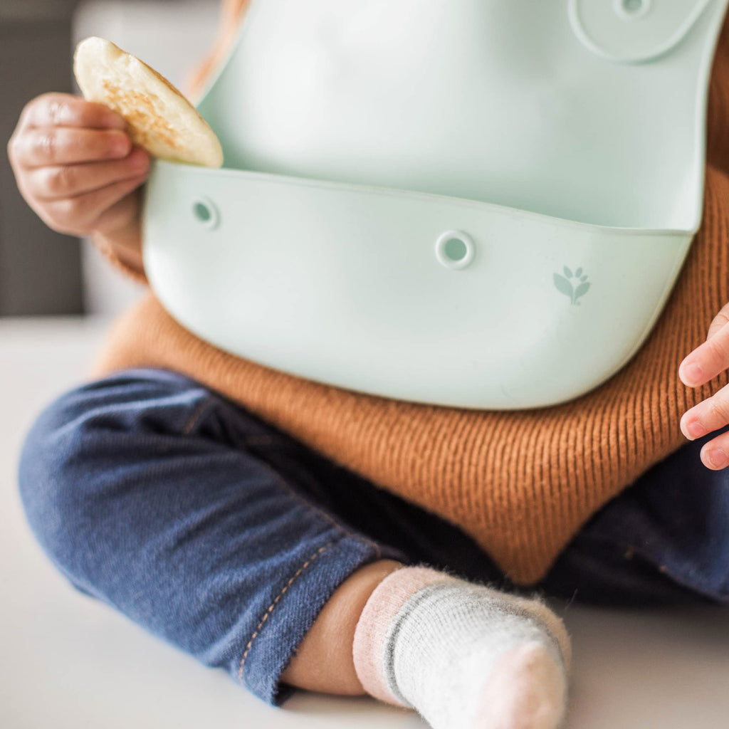 Green Sprouts Unisex Baby Silicone Scoop Bib, Light Blueberry