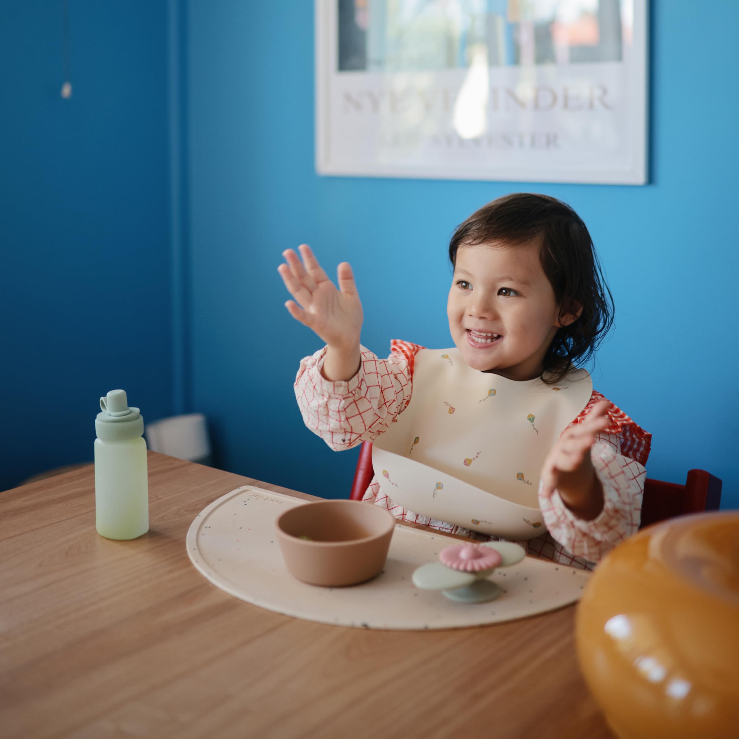 mushie Silicone Placemat for Kids | BPA-Free Non-Slip Design (Bows)