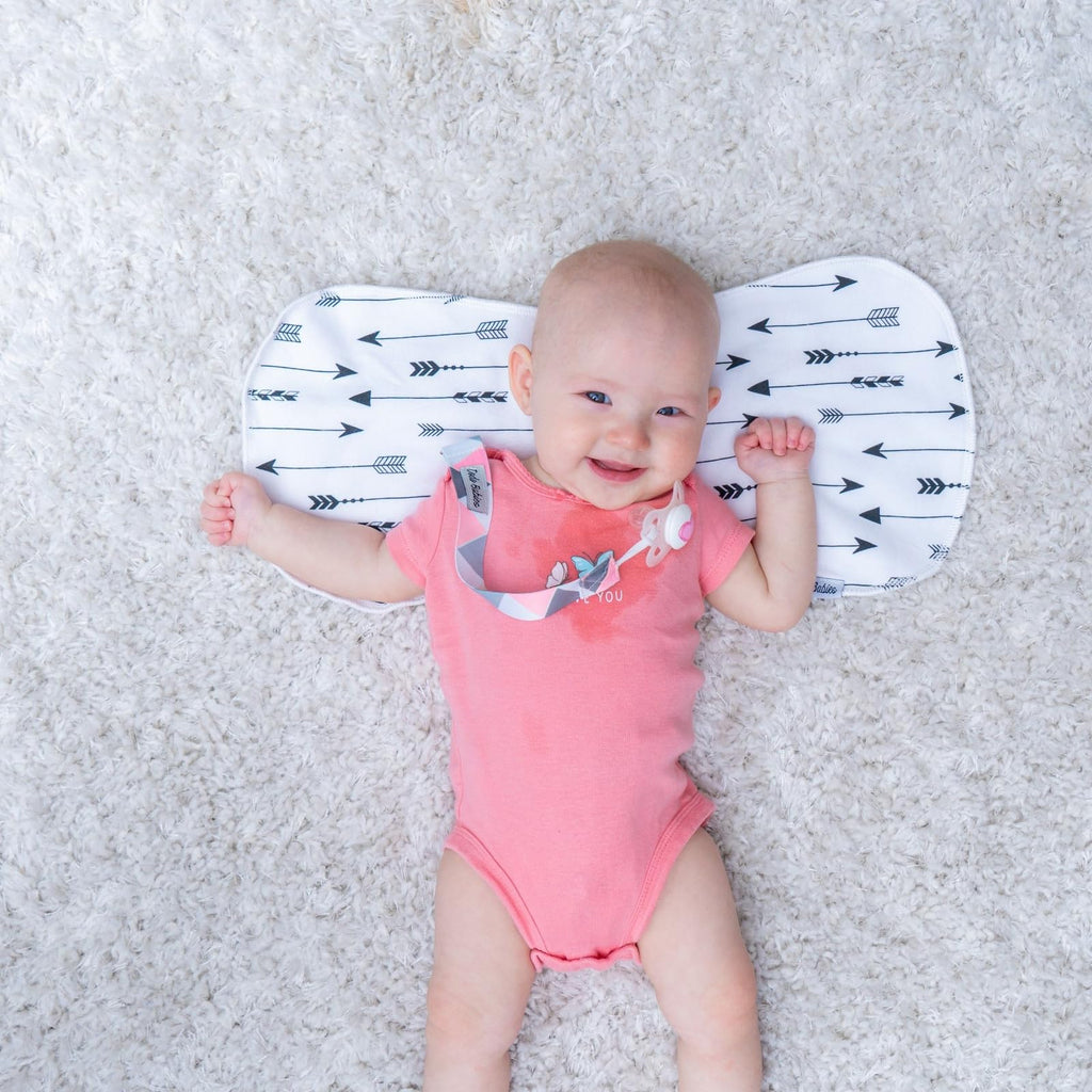 Dodo Babies Burp Cloths for Babies - Soft Cotton Front & Fleece Back - Contoured Fit for Newborn Essentials - Pack of 5, 2 Pacifier Clips, Pacifier Case, 19 x 9 in