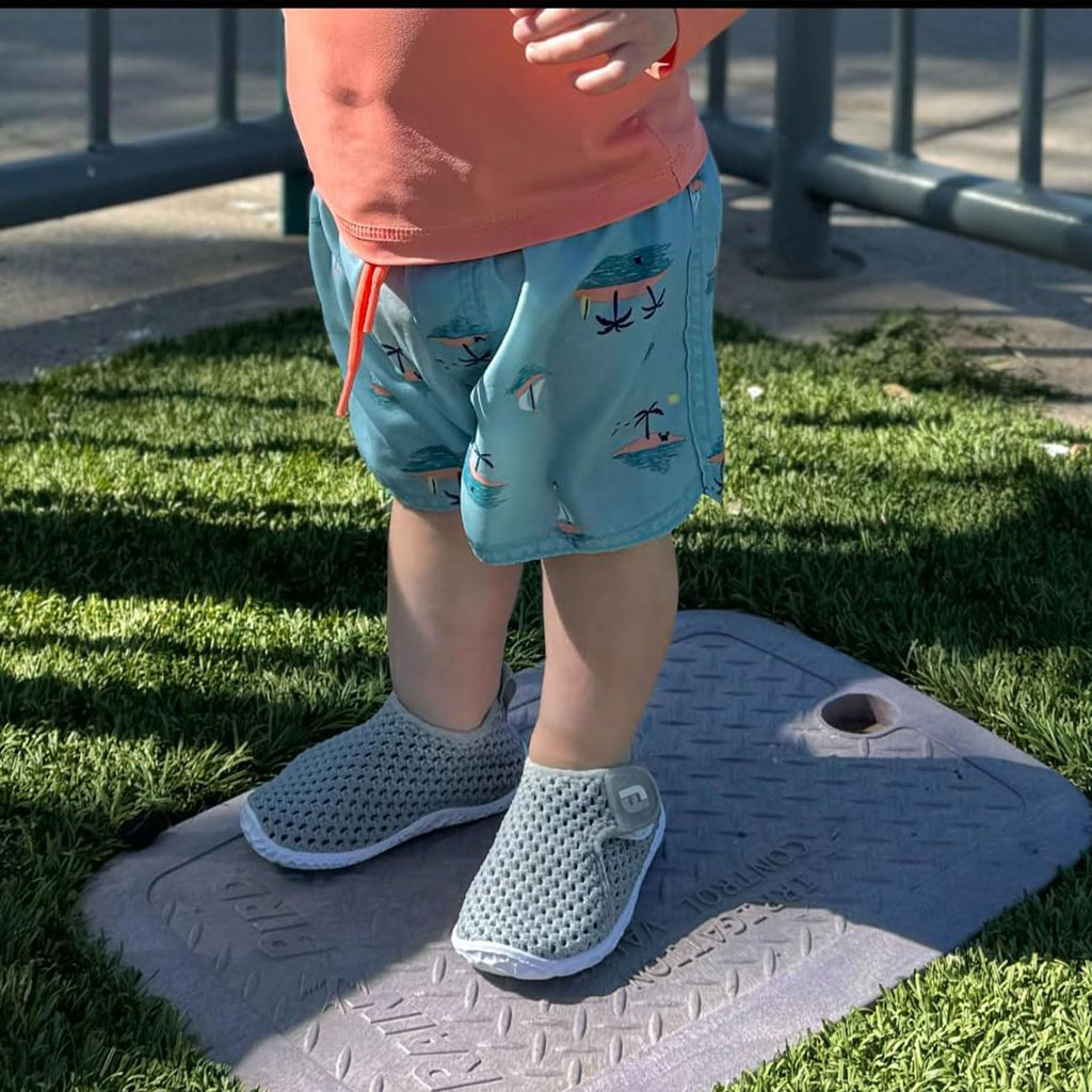 Baby Water Shoes Barefoot Aqua Shoe First Walking Shoes Swim Toddler Sandals for Beach Indoor Outdoor Activity Mesh LightGrey 2.5-3 Years Toddler