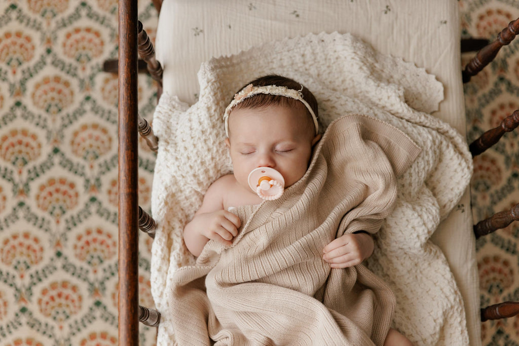 Luladream Pacifier - Natural Rubber Nipple - Soft Teething Handle - for Infants Baby's and Toddlers, 0-18 Months (Camel + Cream)