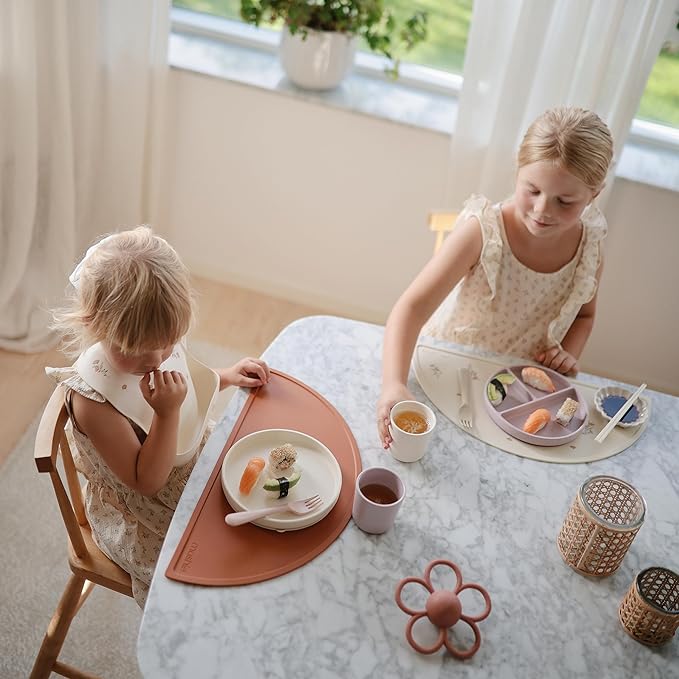 mushie Silicone Suction Plate | BPA-Free Non-Slip Design (Soft Lilac)