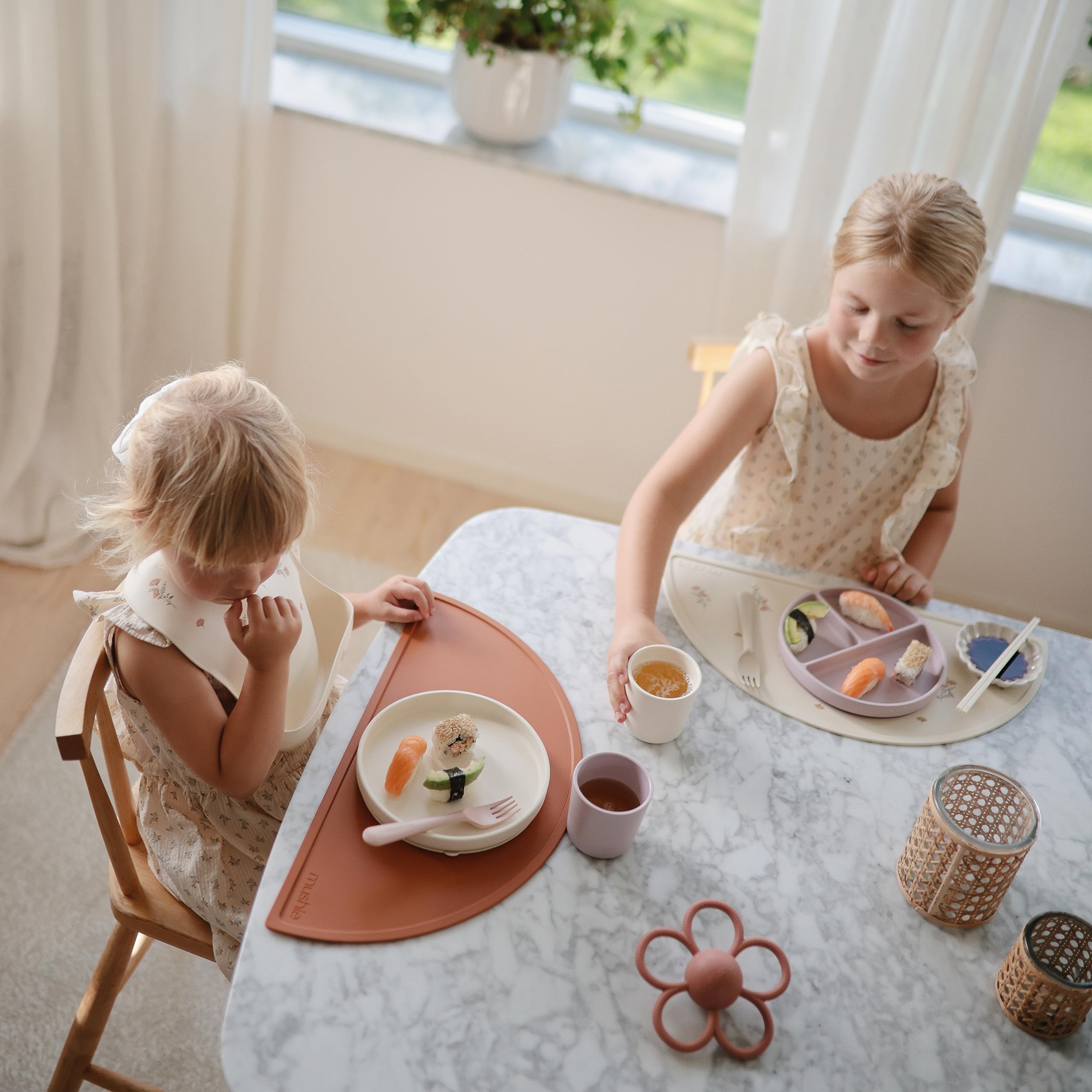 mushie Silicone Suction Plate | BPA-Free Non-Slip Design (Ivory)