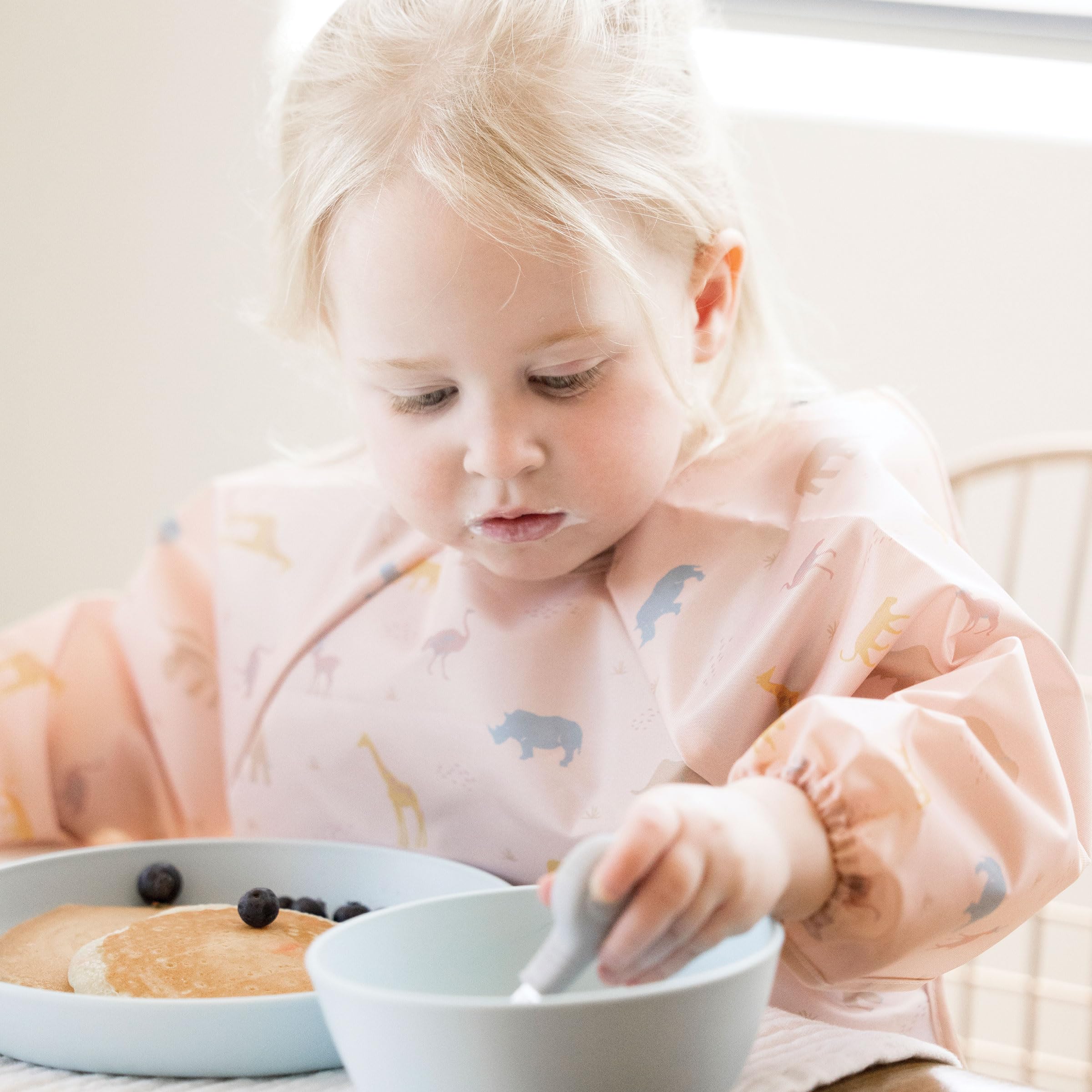 Tiny Twinkle Long Sleeve Bib for Babies & Toddlers | Waterproof Smock Bib for Eating | Machine Washable & Mess-Proof Feeding Essentials | Newborn Shower Gift (Petite Safari, 2-4Y)
