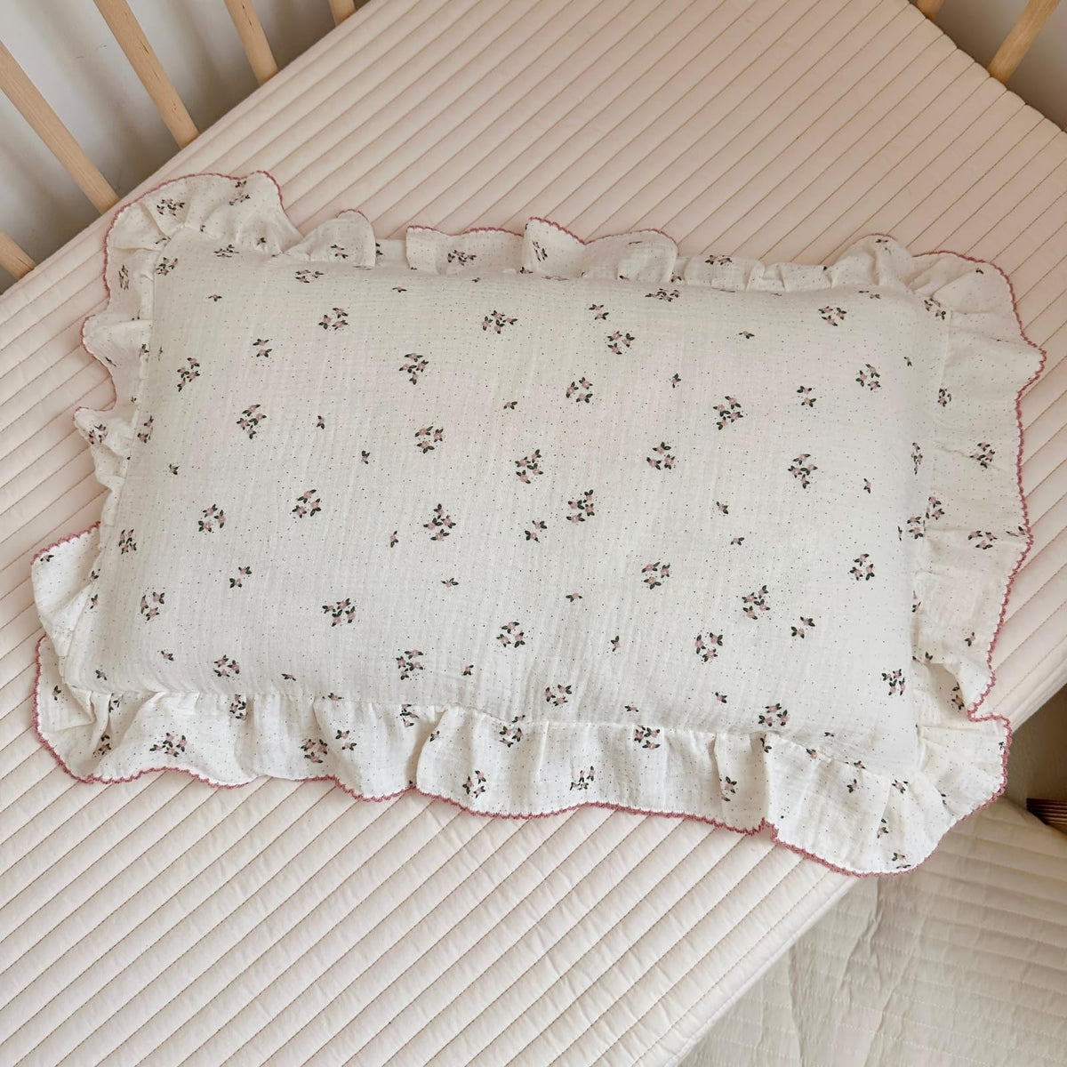 BuLuTu Muslin Toddler Pillowcase for Girls Boys, Sheep Pattern, 14"x20"