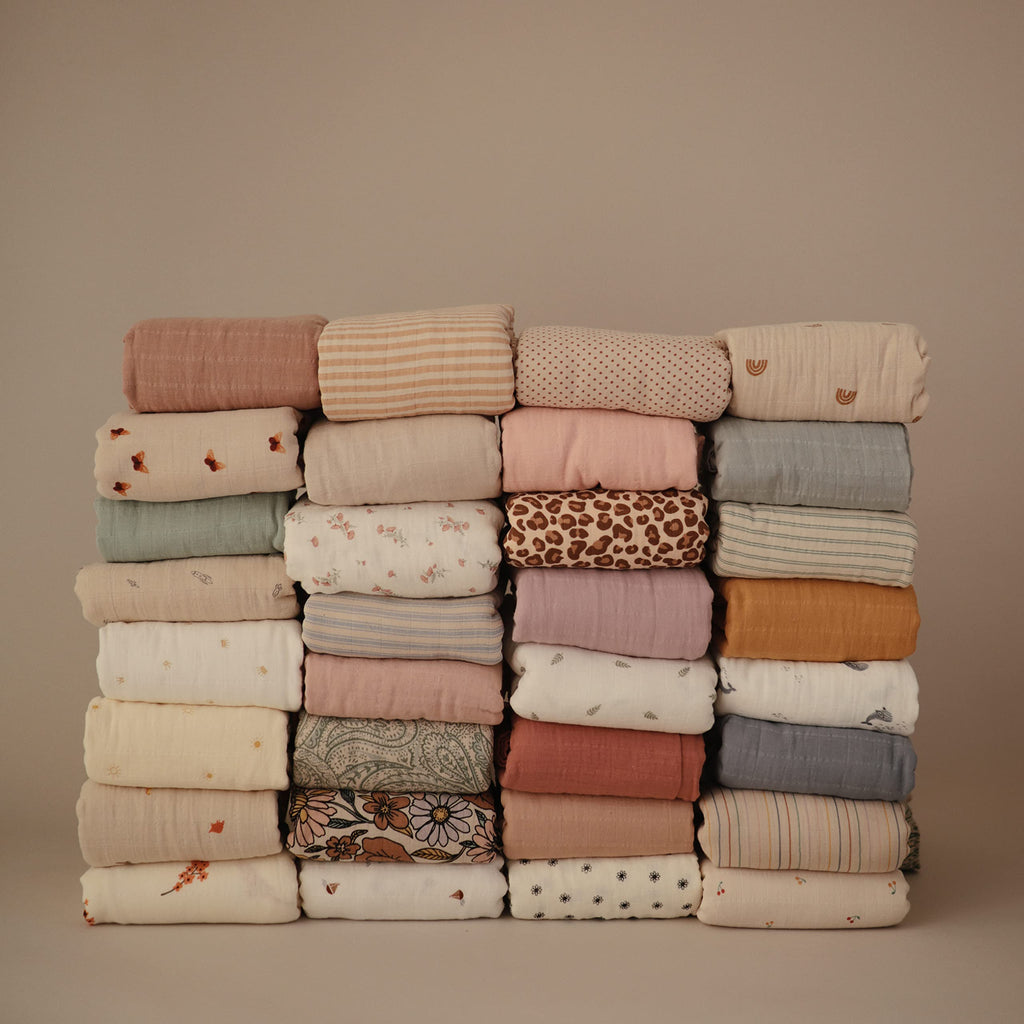 mushie Muslin Baby Swaddle Blanket | 100% Organic Cotton (Falling Stars)