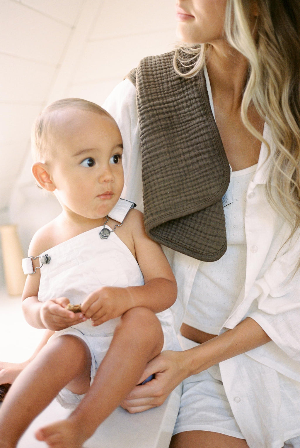 Oilo Burp Cloth 2-Pack Set, Large (12" X 22"), 8-Layer Organic Premium Cotton 4-Way Muslin, Luxuriously Soft, Super Absorbent, & Durable, Machine Washable, Bark Brown & Sea Moss Sage Green